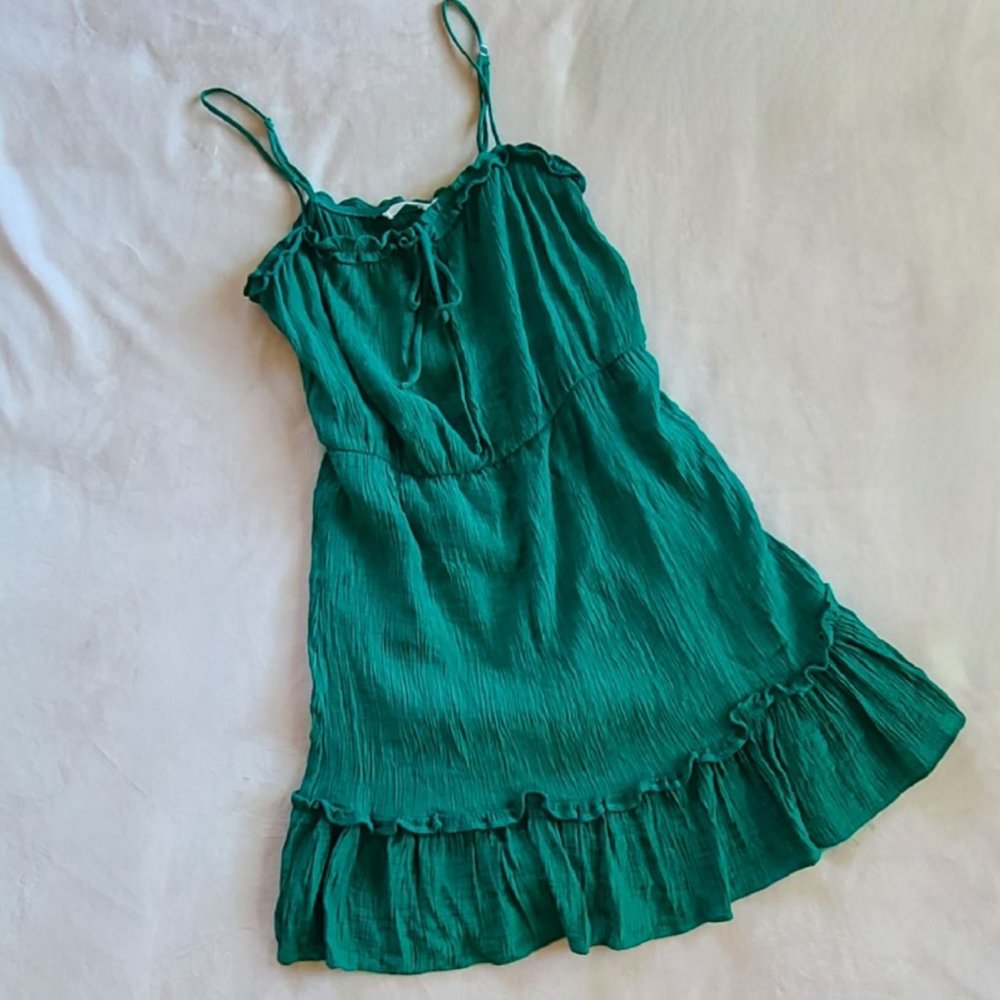 Lush Crinkle Summer Mini Dress - Emerald Green | Size M